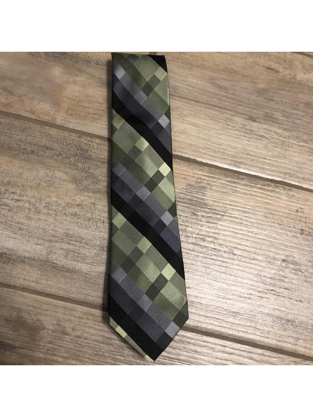 Michael Kors Necktie‎ Geometric Plaid Design 100% Silk